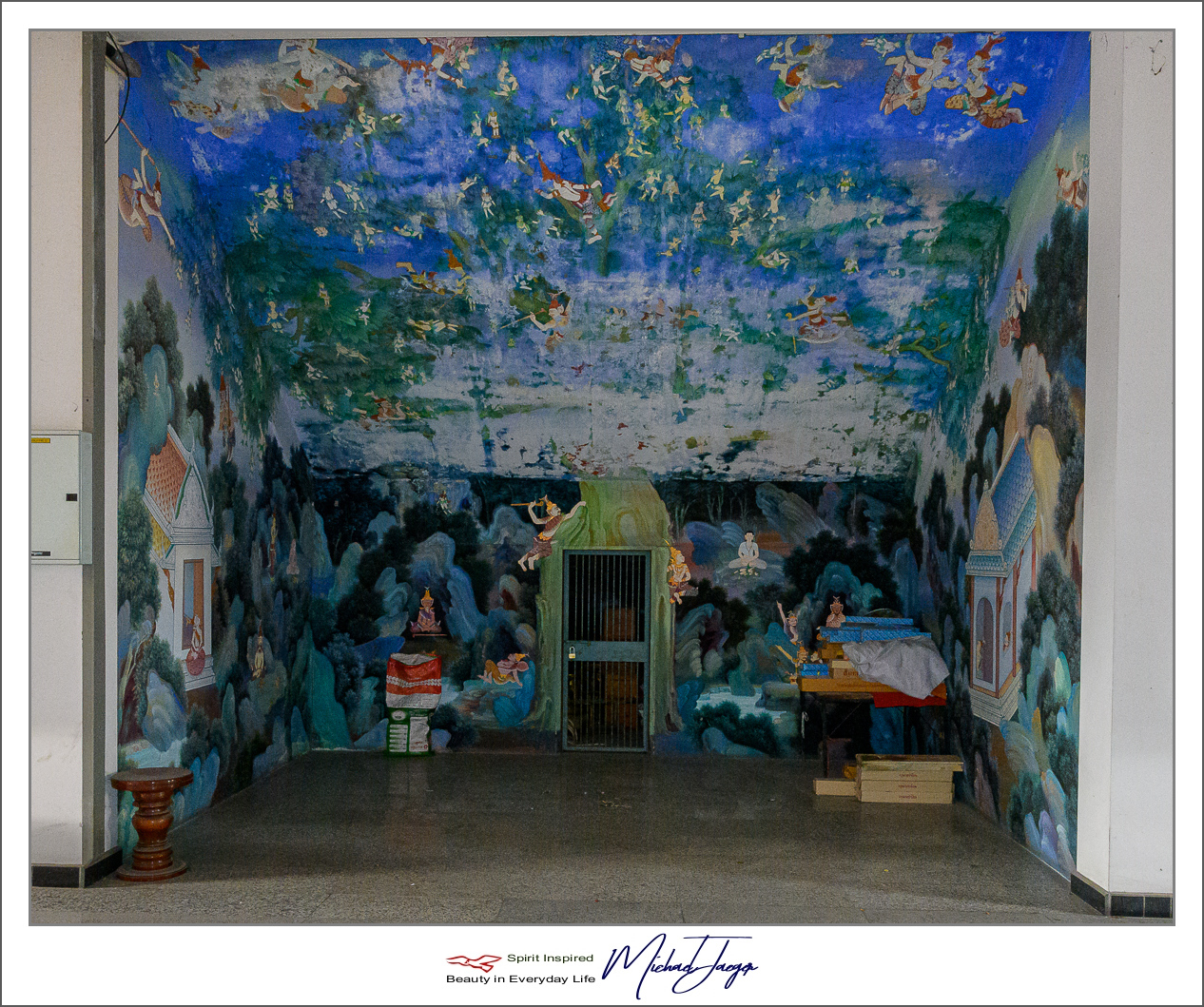 Click image for larger version

Name:	indoor-temple-2.jpg
Views:	42
Size:	1.06 MB
ID:	153421