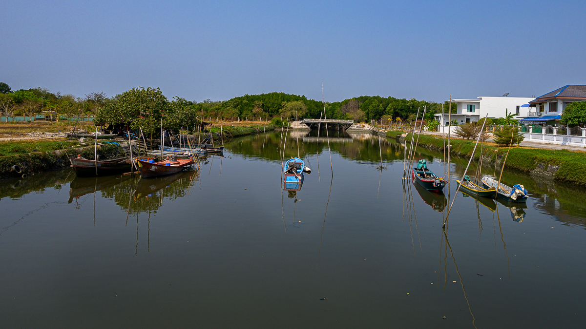 Click image for larger version

Name:	boats-5.jpg
Views:	92
Size:	816.2 KB
ID:	153446