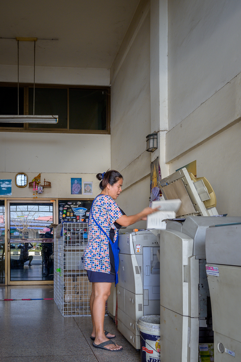 Click image for larger version

Name:	copy-lady-1.jpg
Views:	136
Size:	887.0 KB
ID:	153543