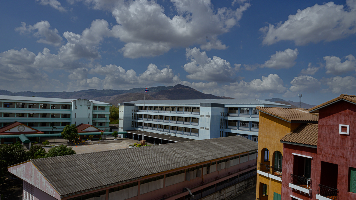 Click image for larger version  Name:	clouds-2.jpg Views:	0 Size:	681.2 KB ID:	153784