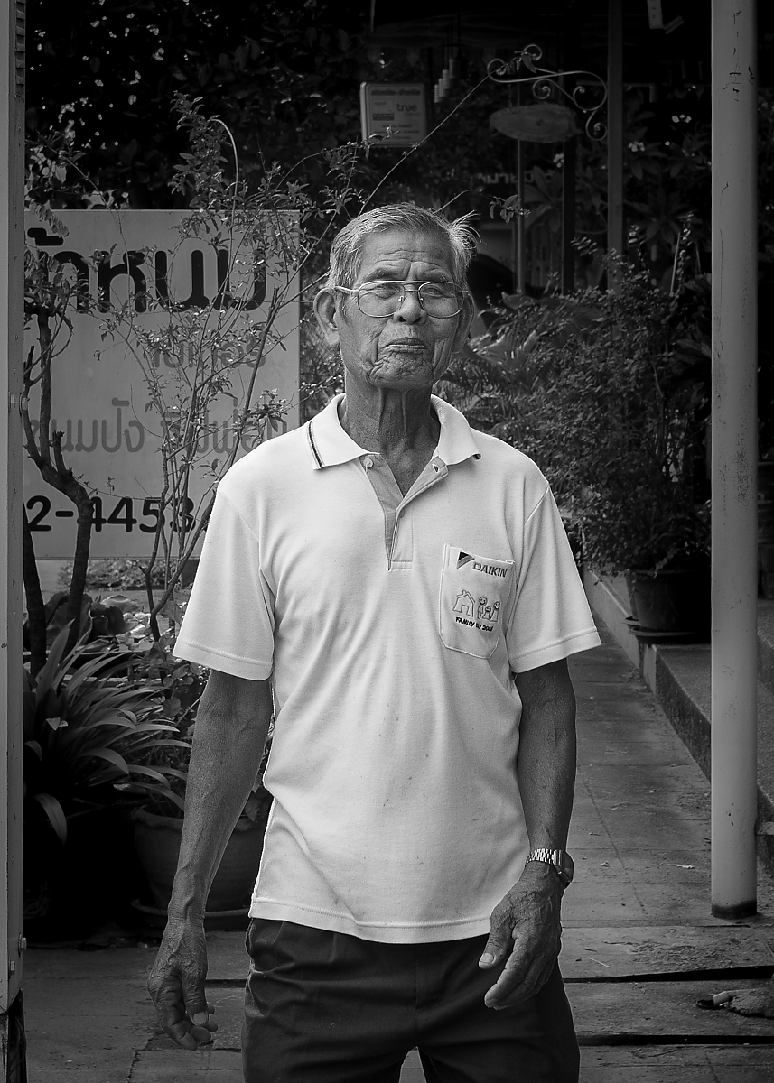 Click image for larger version

Name:	elderly-man.jpg
Views:	124
Size:	655.2 KB
ID:	154160