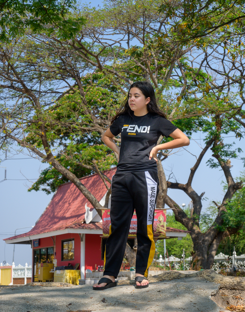 Click image for larger version

Name:	candy-8.jpg
Views:	84
Size:	1.50 MB
ID:	154975