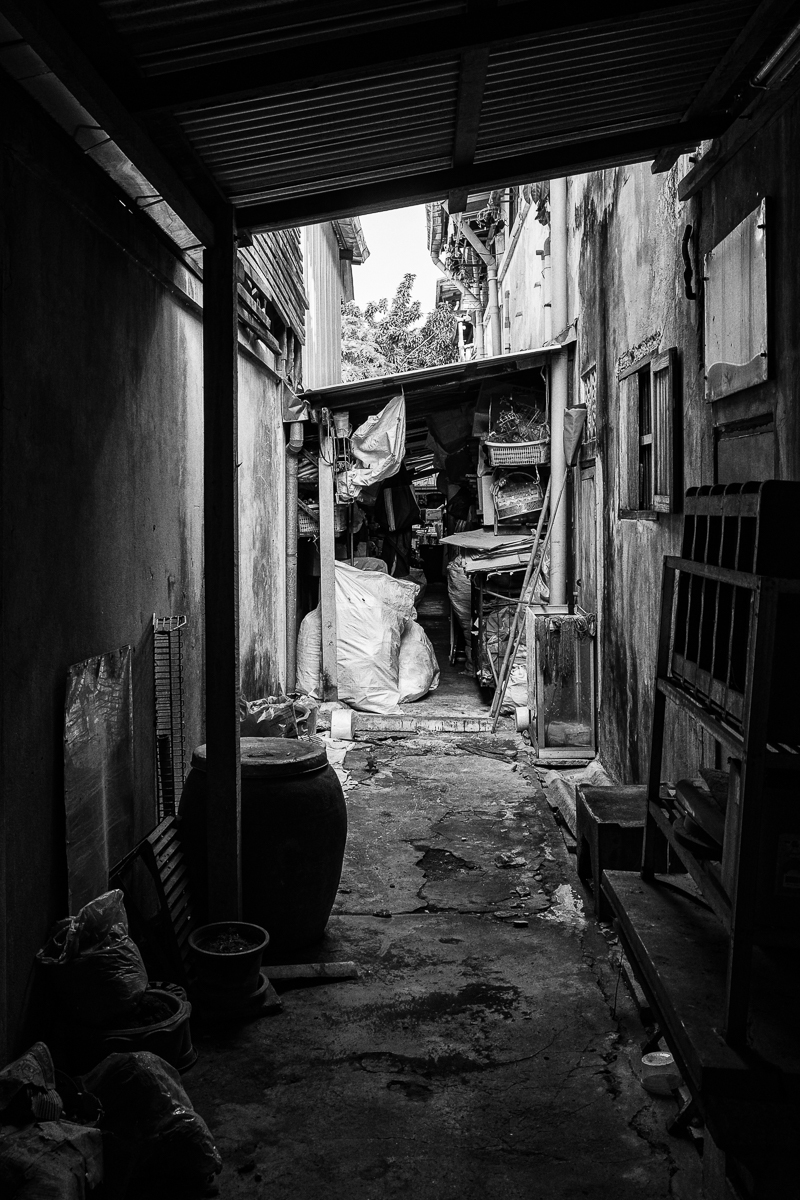 Click image for larger version

Name:	behind-1-2.jpg
Views:	83
Size:	602.4 KB
ID:	155604