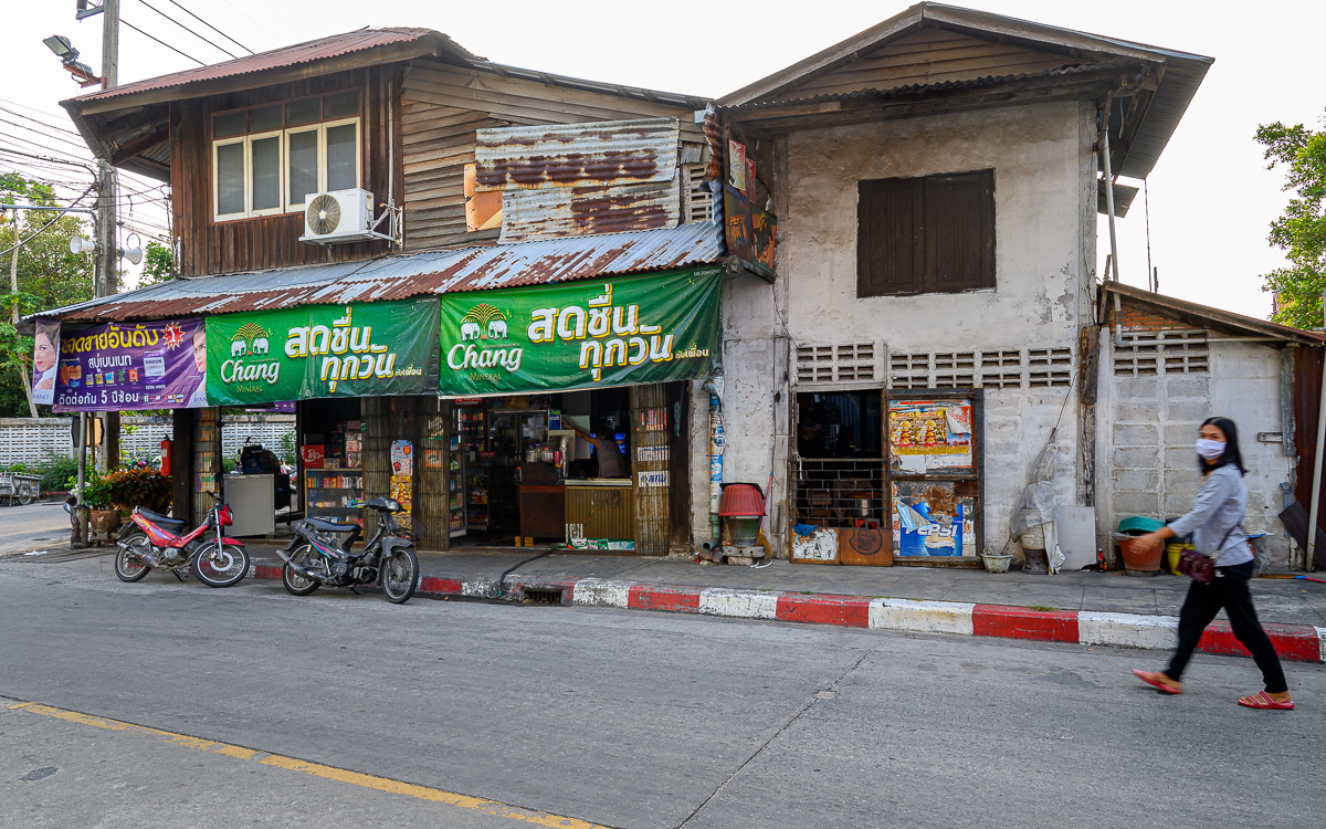 Click image for larger version

Name:	shopping-1.jpg
Views:	88
Size:	1.04 MB
ID:	155687