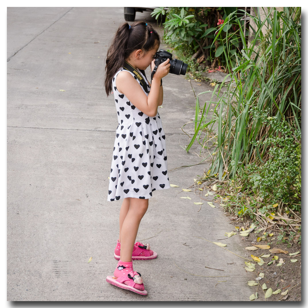Click image for larger version

Name:	photowalk-with-daughter-1 (5).jpg
Views:	70
Size:	663.6 KB
ID:	155725
