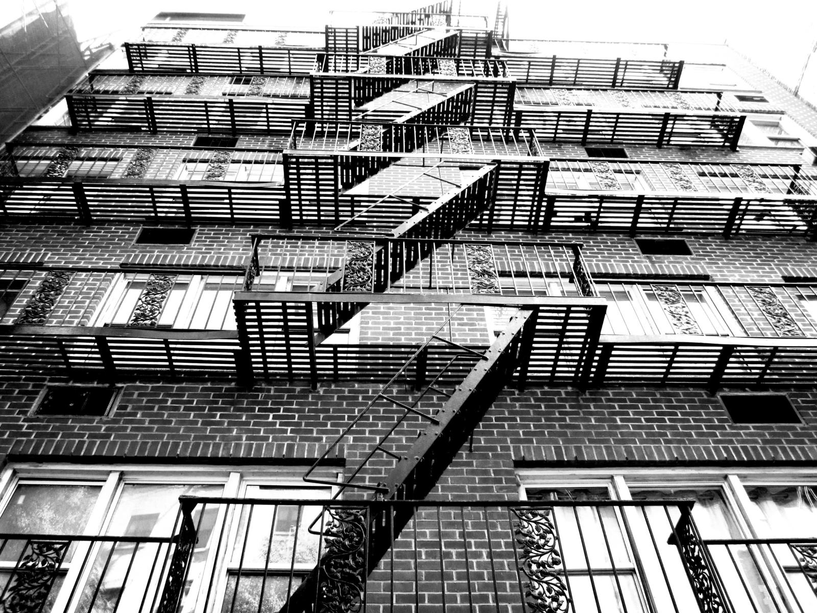 Click image for larger version  Name:	stairs bw.jpg Views:	0 Size:	440.2 KB ID:	156056