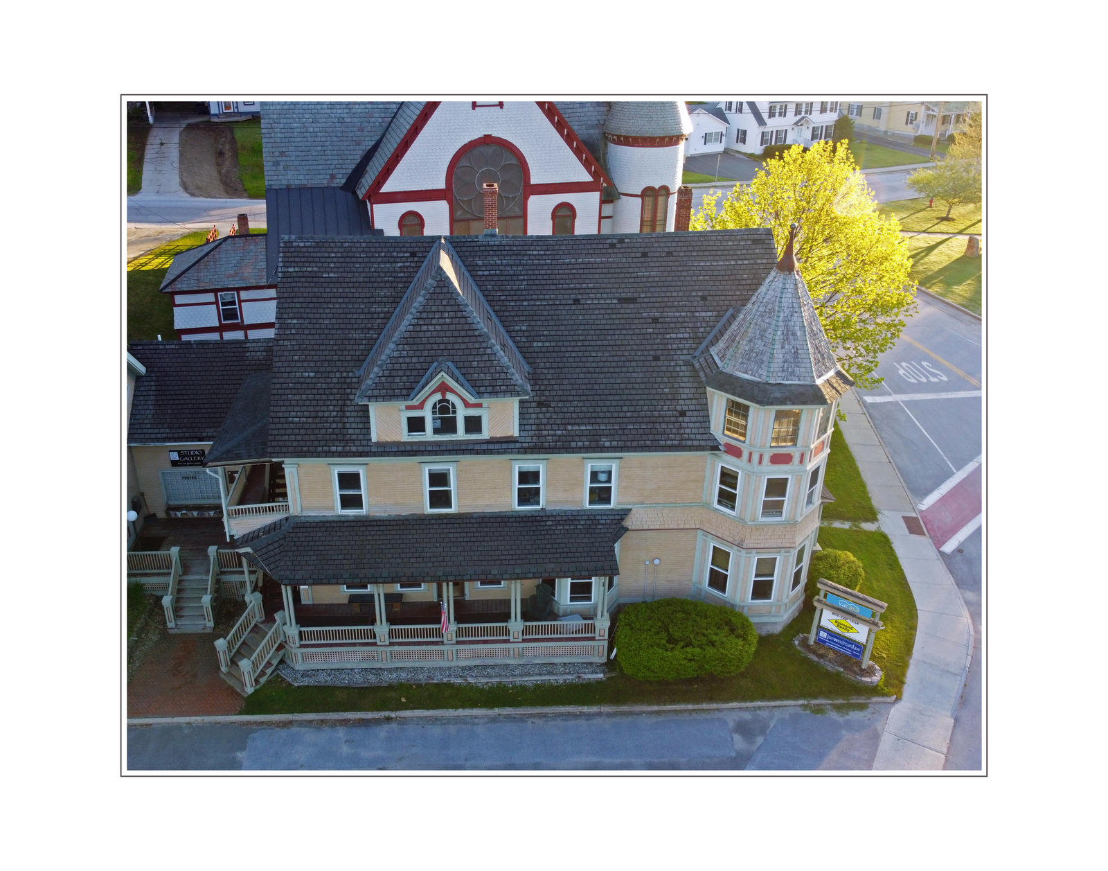 Click image for larger version

Name:	Diamond Realty Matted.jpg
Views:	118
Size:	316.6 KB
ID:	156788