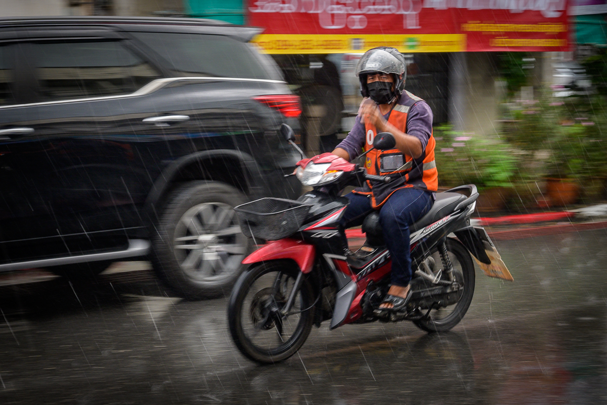 Click image for larger version

Name:	riny-day-hometown-3.jpg
Views:	65
Size:	807.6 KB
ID:	158253